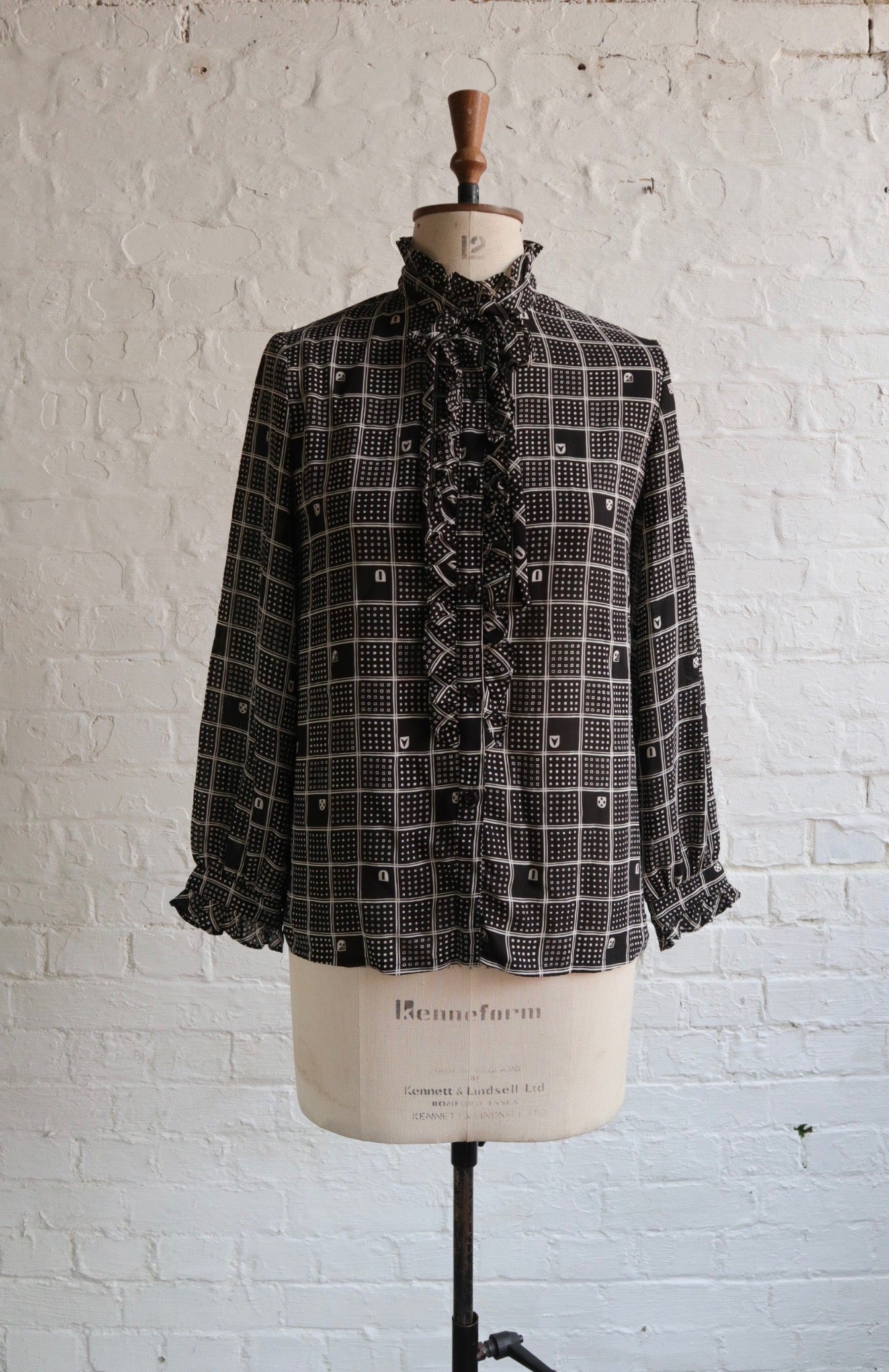 Monochrome print Blouse | 10