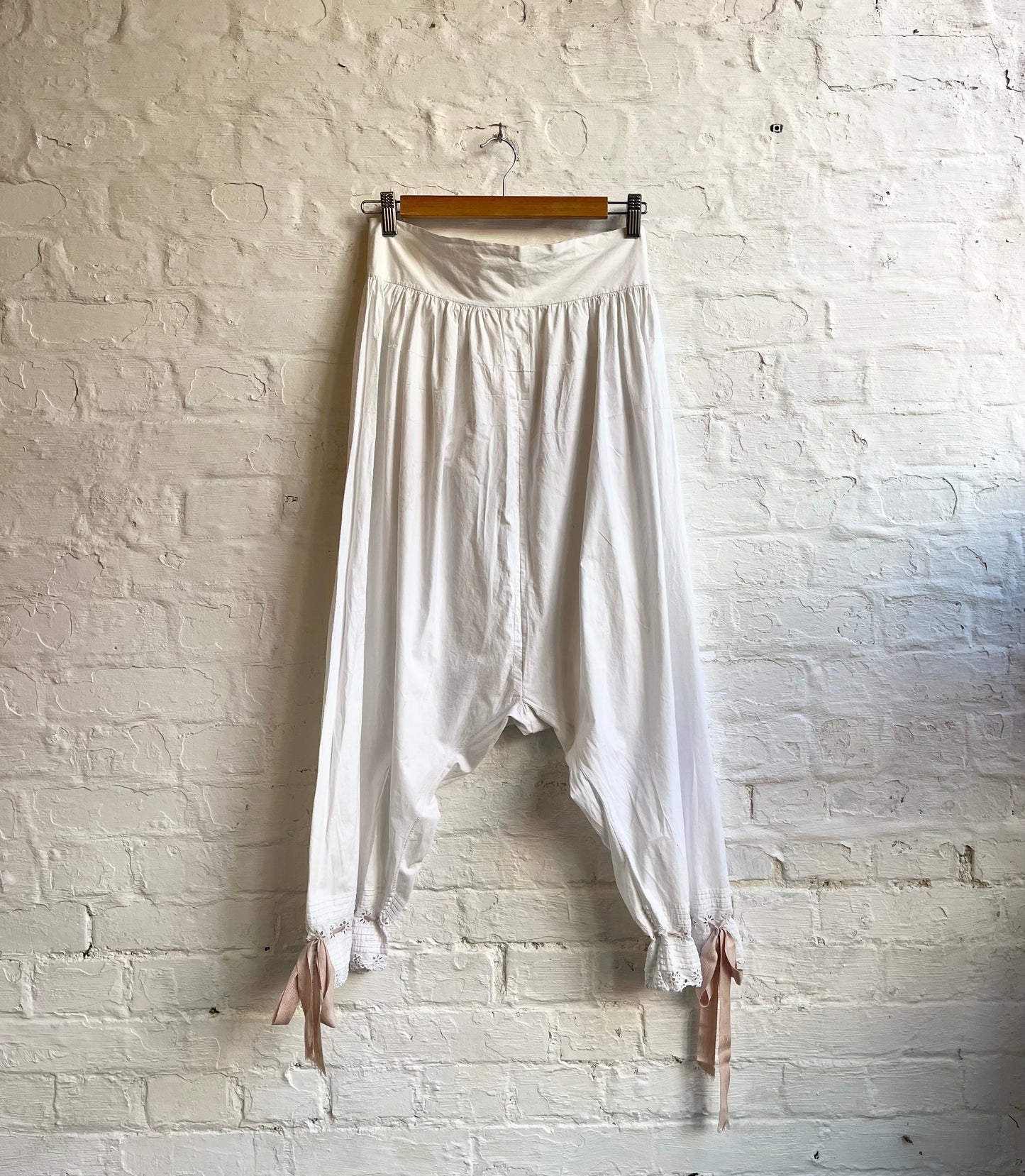 Antique Bloomers | 8/10