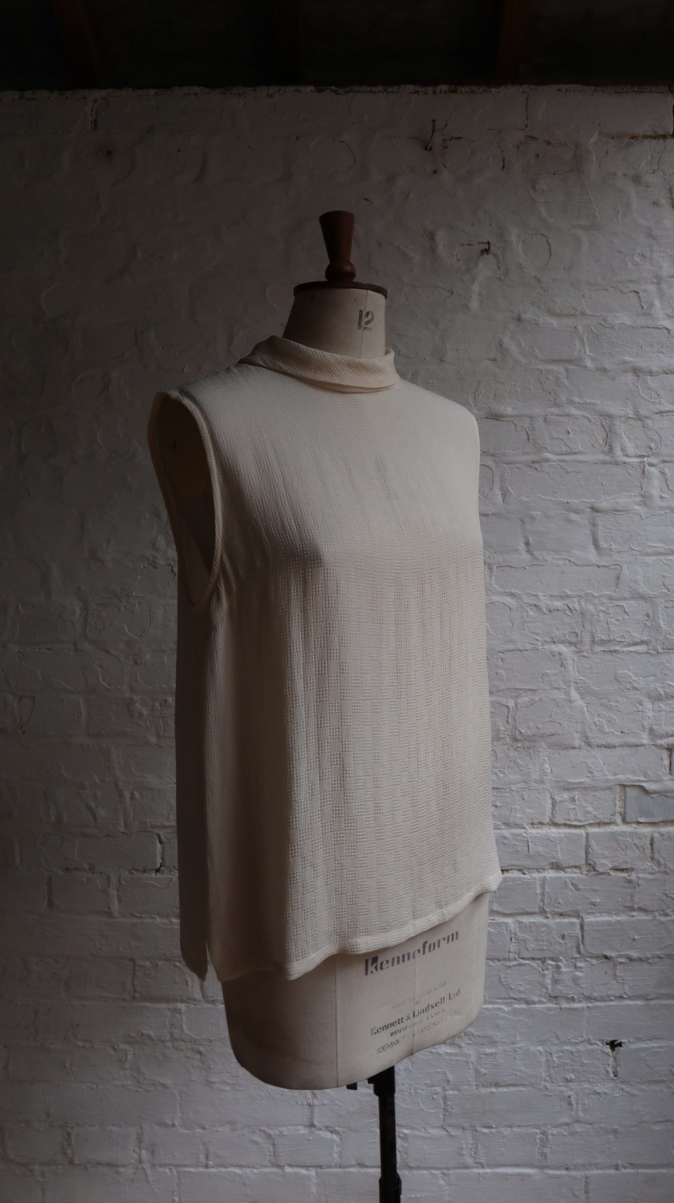 Minimalist Textured Tank | M
