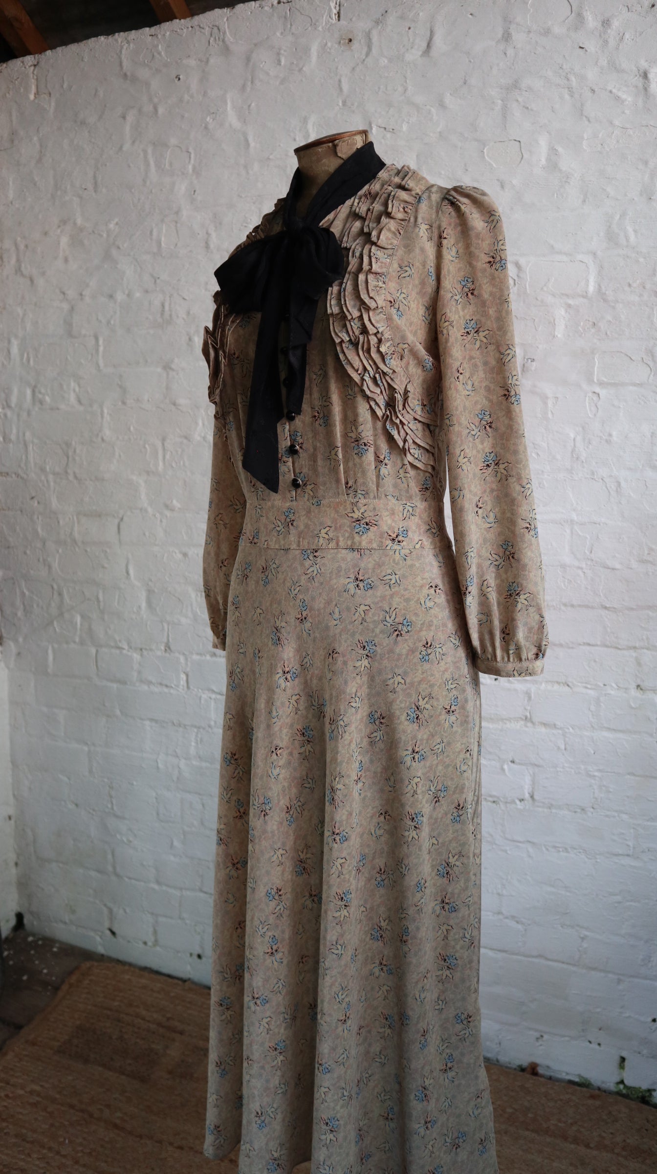 Silk Floral Tea Dress | 10