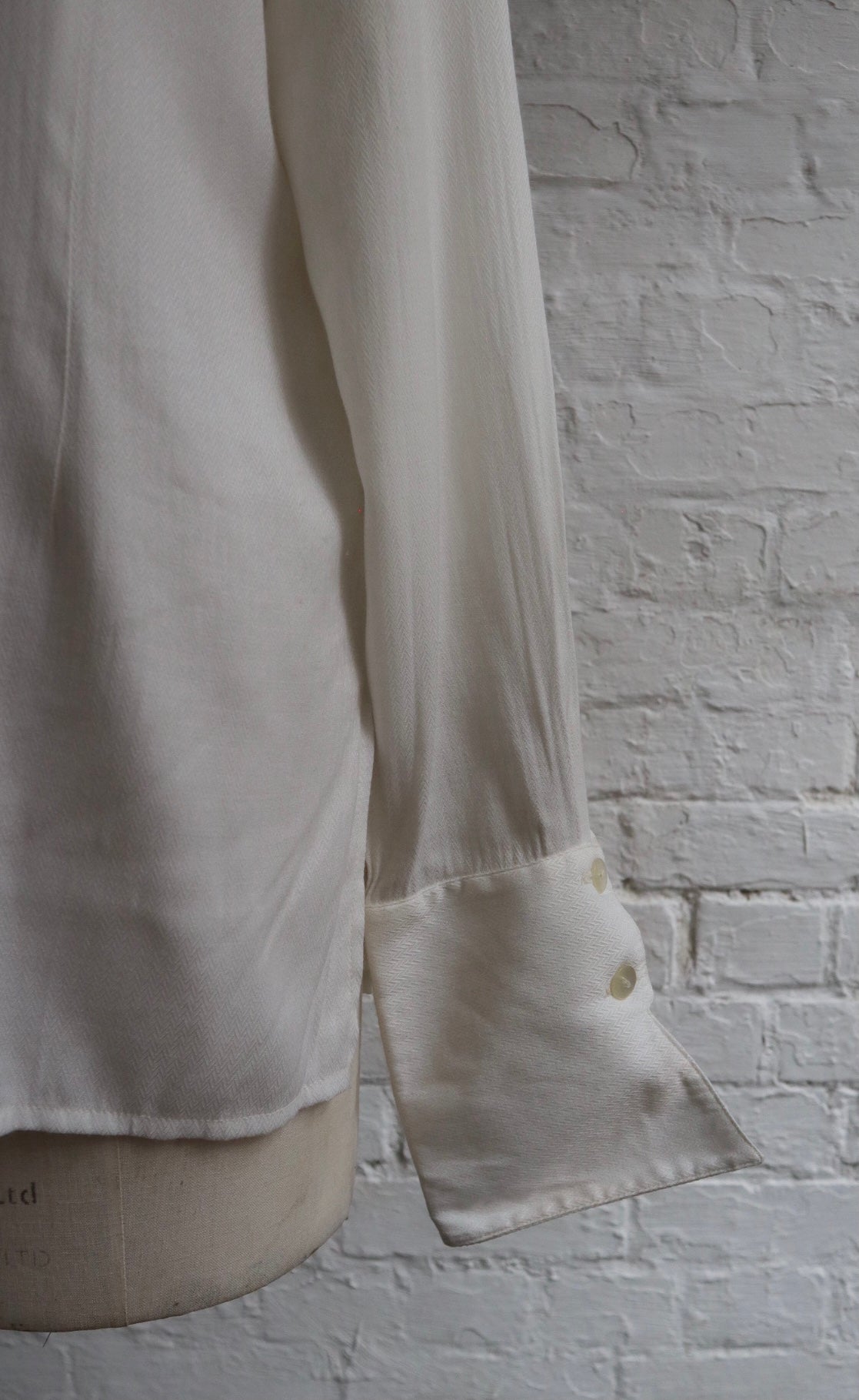 White Cotton Dagger Collar Shirt | 12
