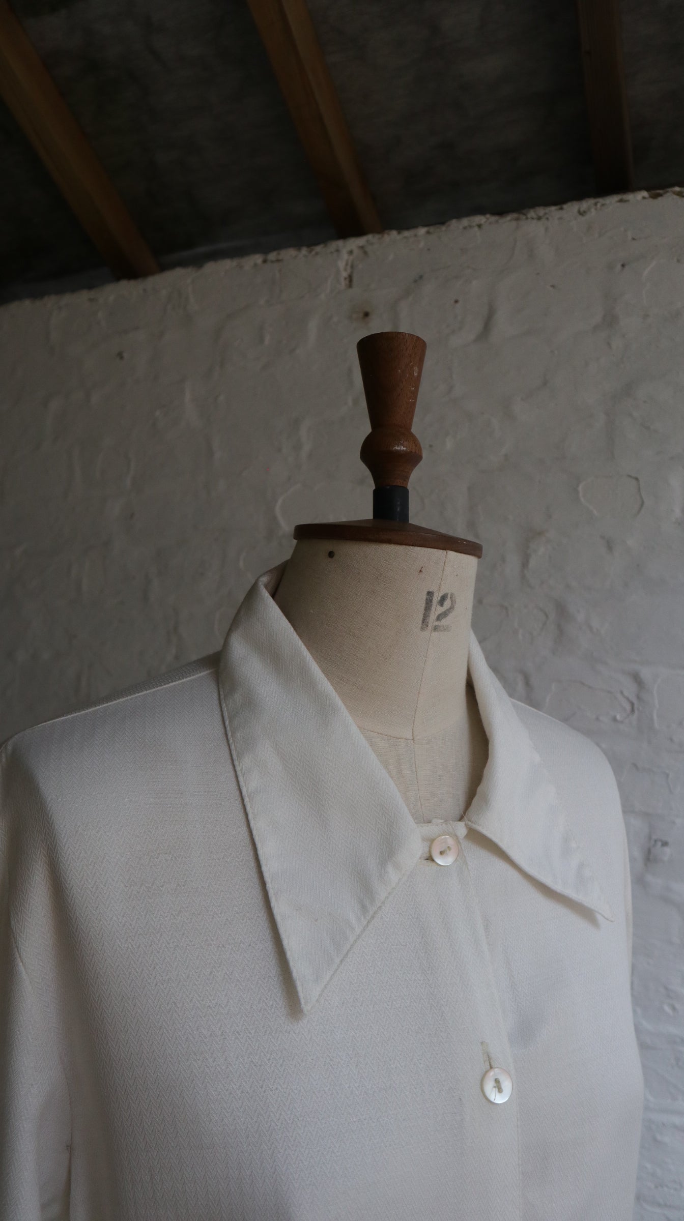 White Cotton Dagger Collar Shirt | 12