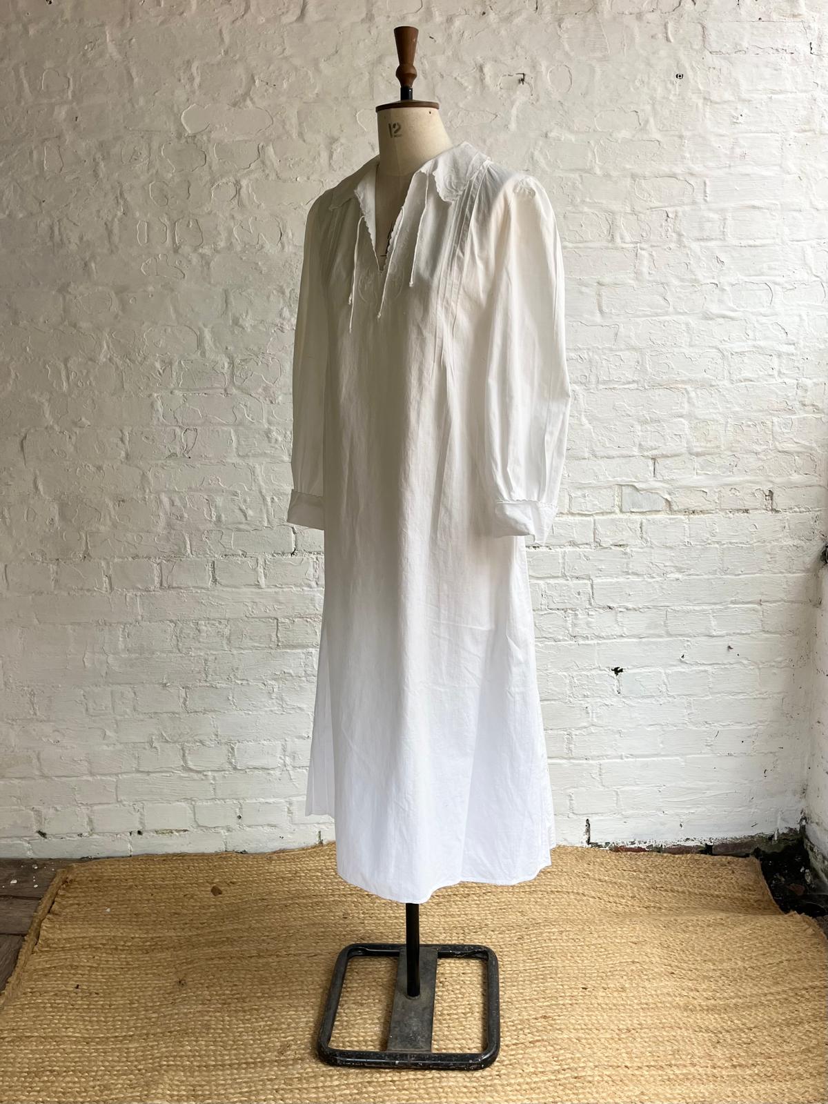 Antique French cotton nightie - neckline embroidery close-up